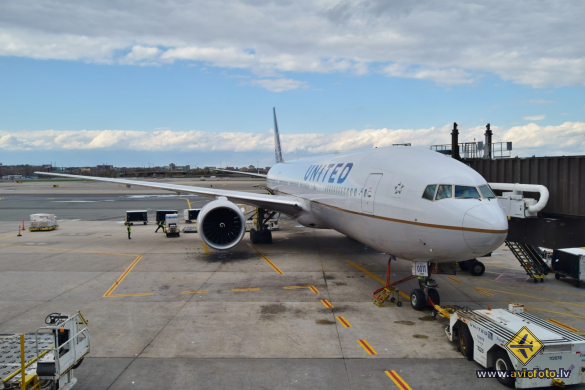 Boeing 777-224/ER